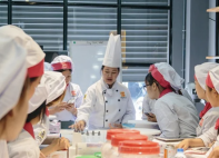 Về Bánh Kem – Dụng Cụ – Thao Tác Kỹ Thuật Bắt Bông Kem