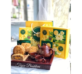 Moon Cake 1